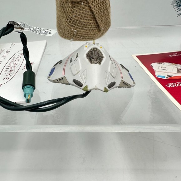 Hallmark Keepsake Ornament 2002 Delta Flyer Star Trek Voyager Light Voice - Picture 8 of 8